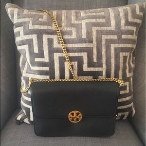 Tory Burch Crossbody/ Shoulder Purse In Black.
